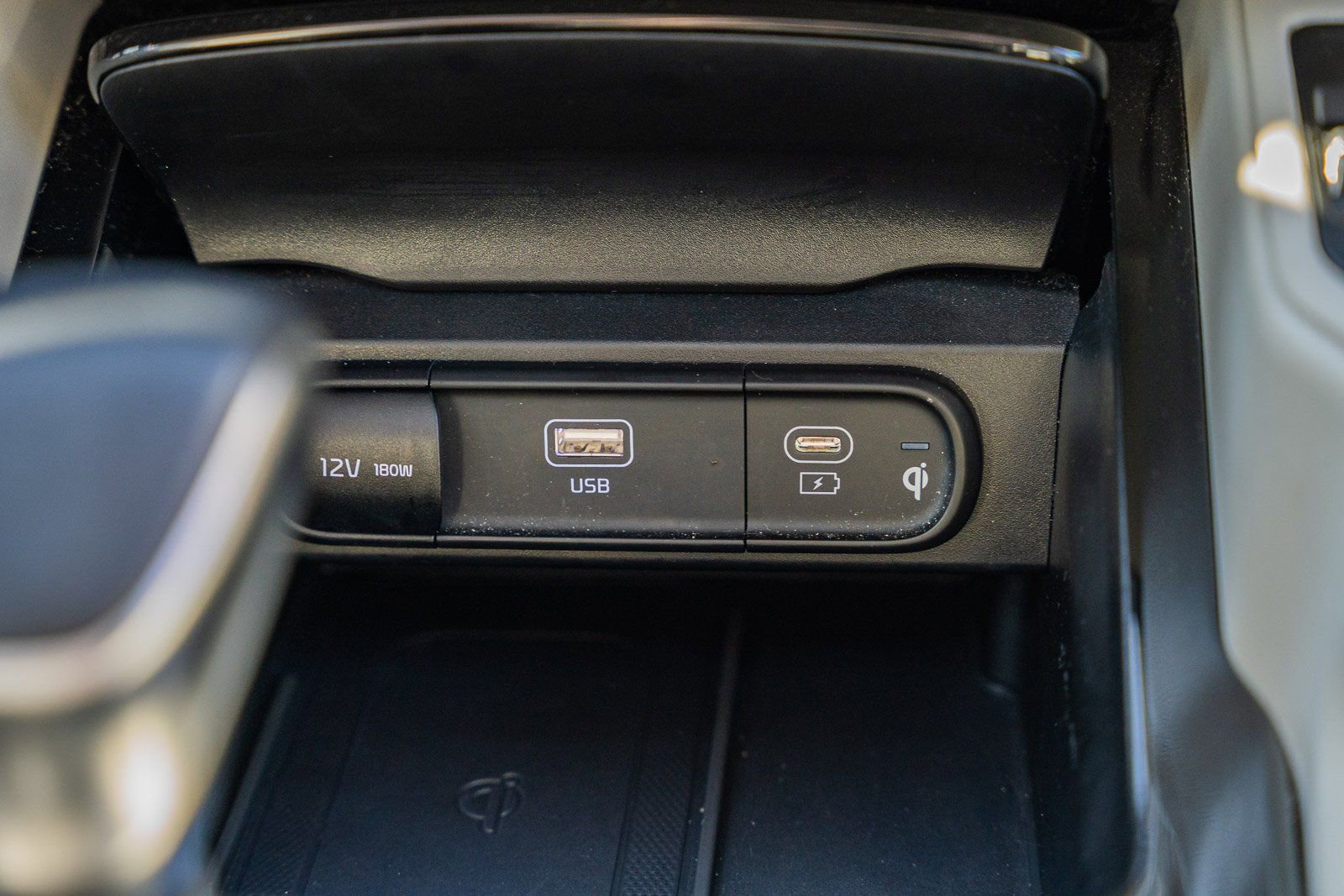 Used 2023 Kia Telluride EX w/ EX Captain's Chair Package image 32