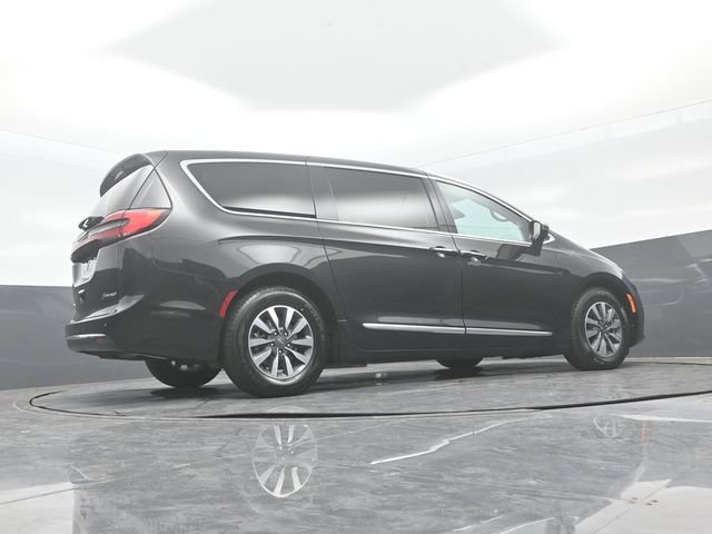 Used 2023 Chrysler Pacifica Limited FWD image 23
