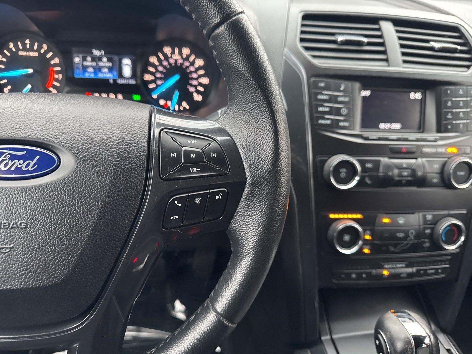 Certified 2019 Ford Explorer XLT image 19