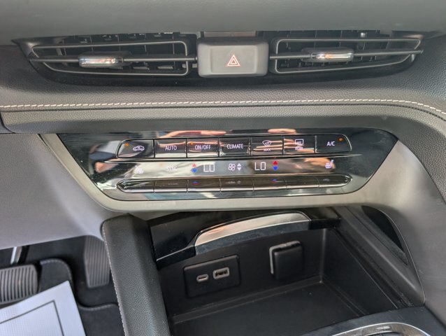 Used 2021 Buick Envision Essence w/ Sport Touring Package FWD image 15