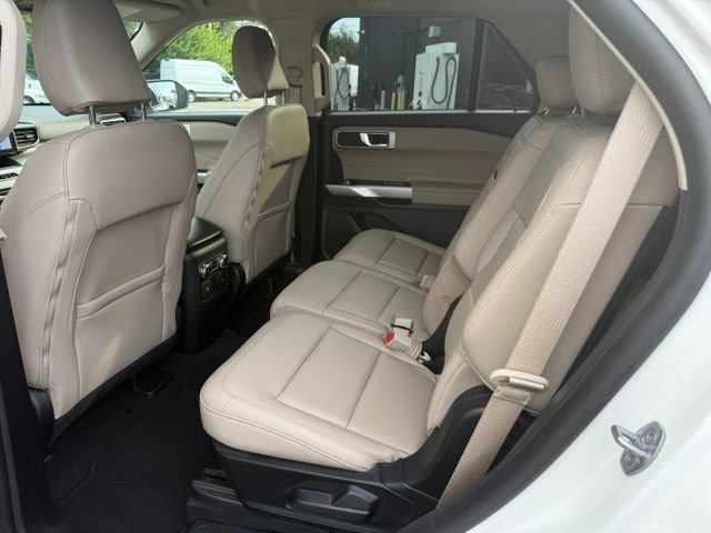 Certified 2022 Ford Explorer XLT w/ Equipment Group 202A AWD/4WD image 11