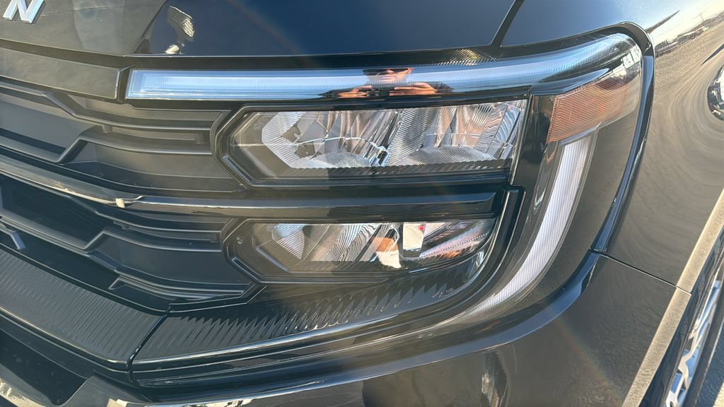 Certified 2025 Ford Expedition Active AWD/4WD image 6