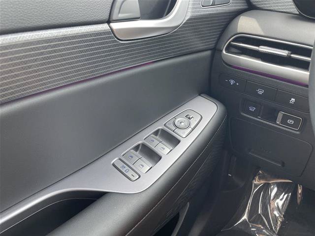 Used 2024 Hyundai Palisade Limited AWD/4WD image 32