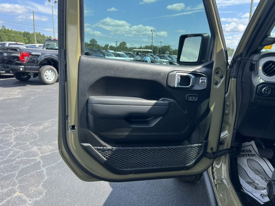 Used 2025 Jeep Gladiator Sport image 18