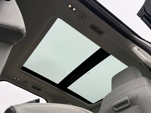 Certified 2025 Ford Expedition Max Platinum image 7