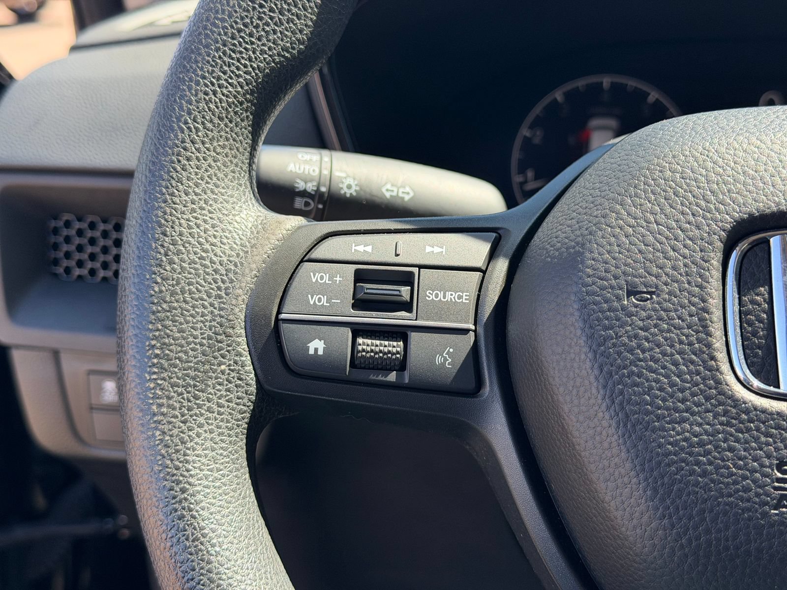 Used 2025 Honda CR-V EX image 28
