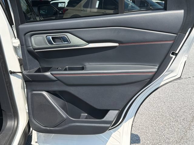 Certified 2025 Ford Explorer ST-Line AWD/4WD image 18
