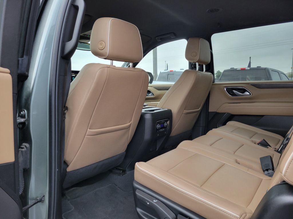 Used 2024 Chevrolet Suburban Premier image 14