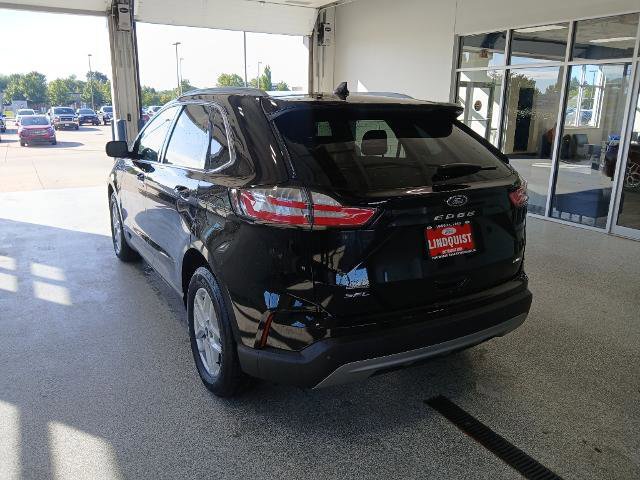 Certified 2022 Ford Edge SEL w/ Convenience Package image 3