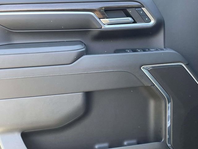 Used 2024 Chevrolet Silverado 2500 LT w/ Convenience Package image 14