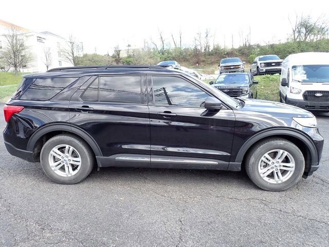 Certified 2023 Ford Explorer XLT w/ Equipment Group 202A RWD image 2