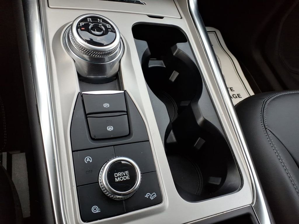 Certified 2024 Ford Explorer XLT w/ Equipment Group 202A AWD/4WD image 24