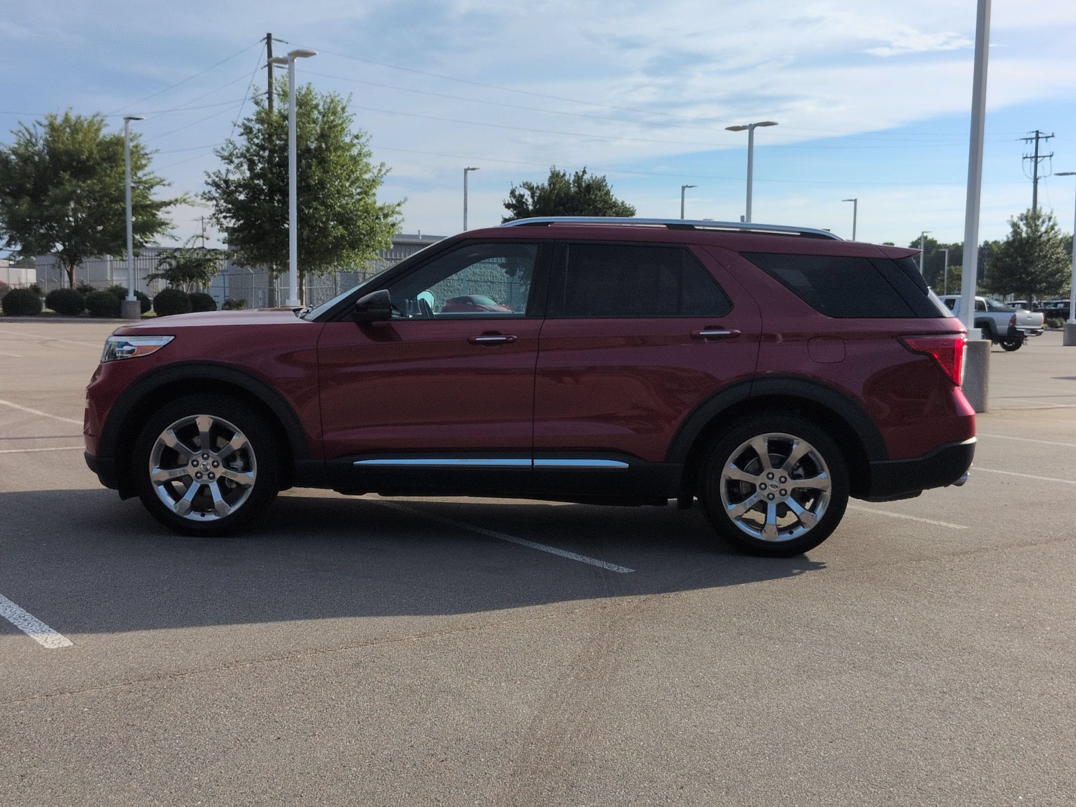 Certified 2020 Ford Explorer Platinum w/ Premium Technology Package AWD/4WD image 7