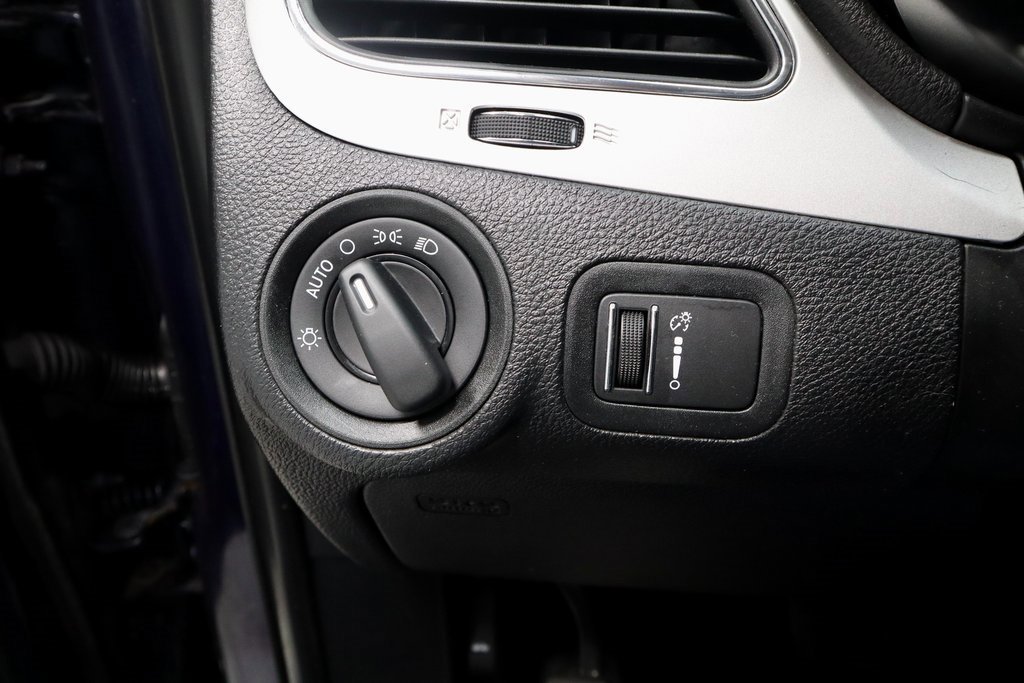 Used 2019 Dodge Journey SE image 25