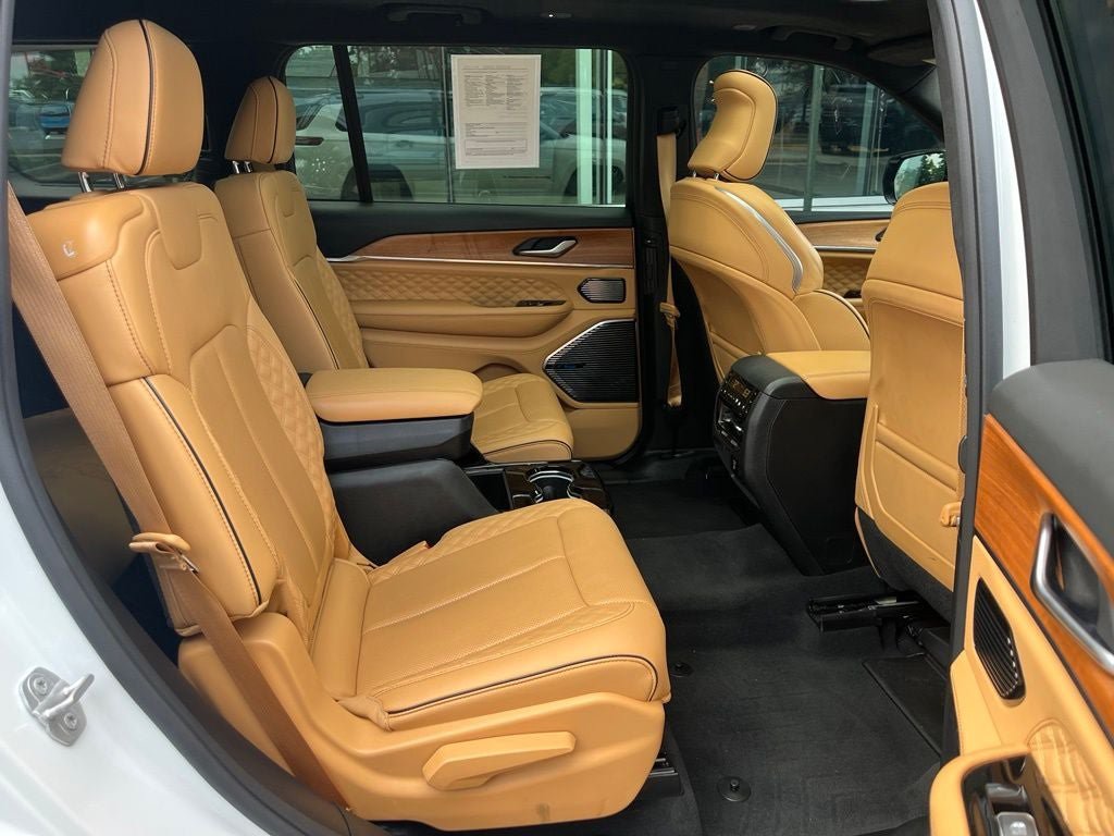 Used 2023 Jeep Grand Cherokee L Summit AWD/4WD image 21