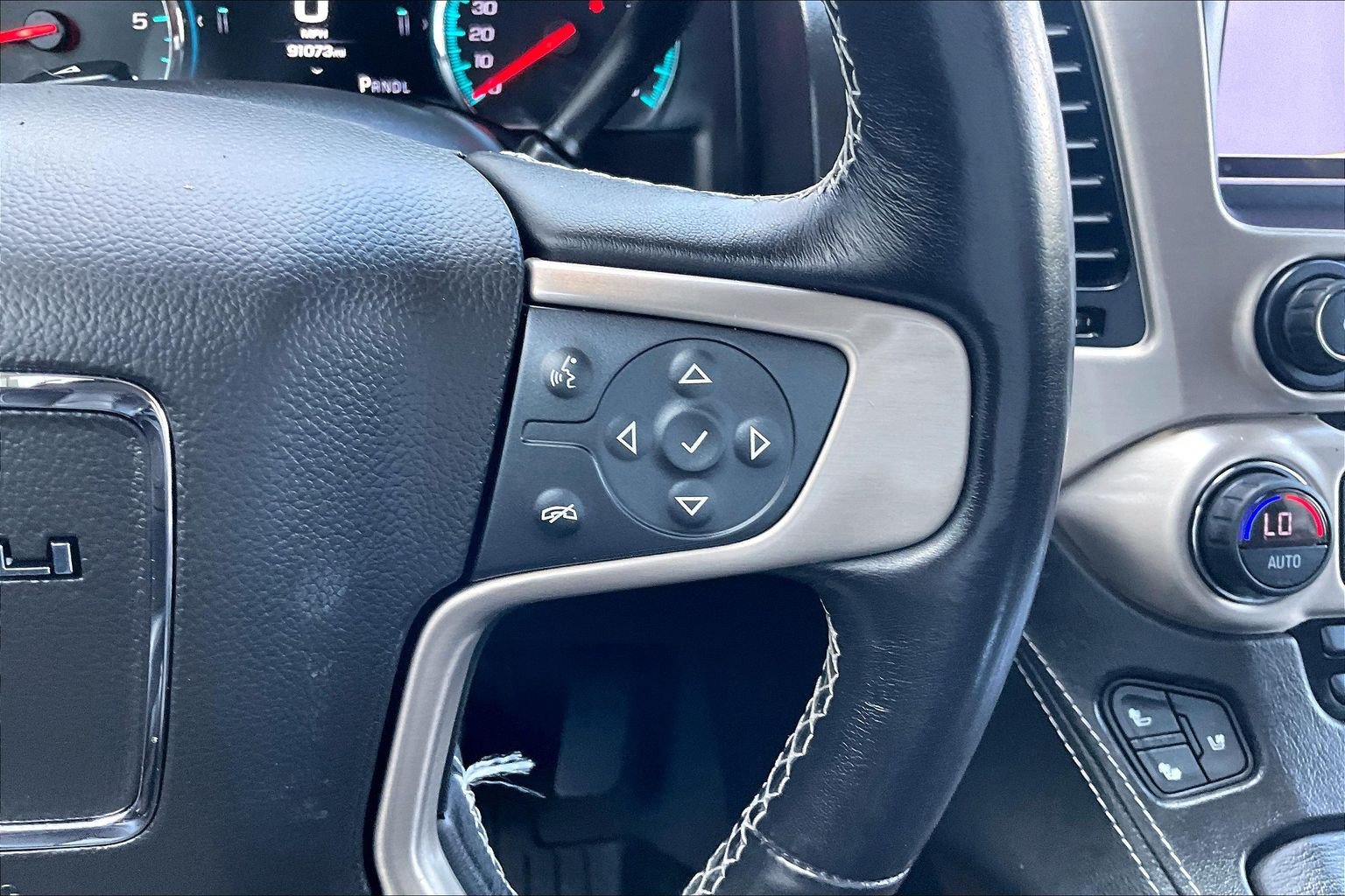 Used 2019 GMC Yukon Denali w/ Denali Ultimate Package AWD/4WD image 18