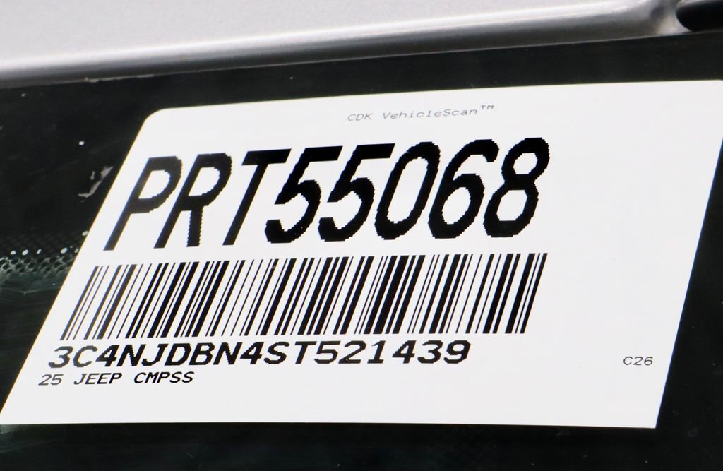 Used 2025 Jeep Compass Latitude image 31
