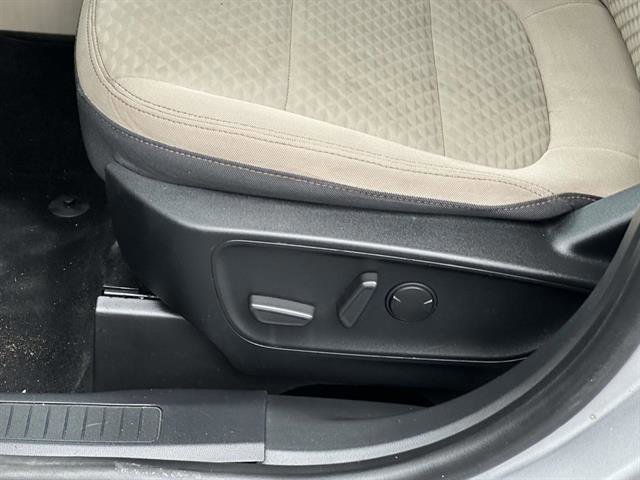 Certified 2020 Ford Escape SE image 15