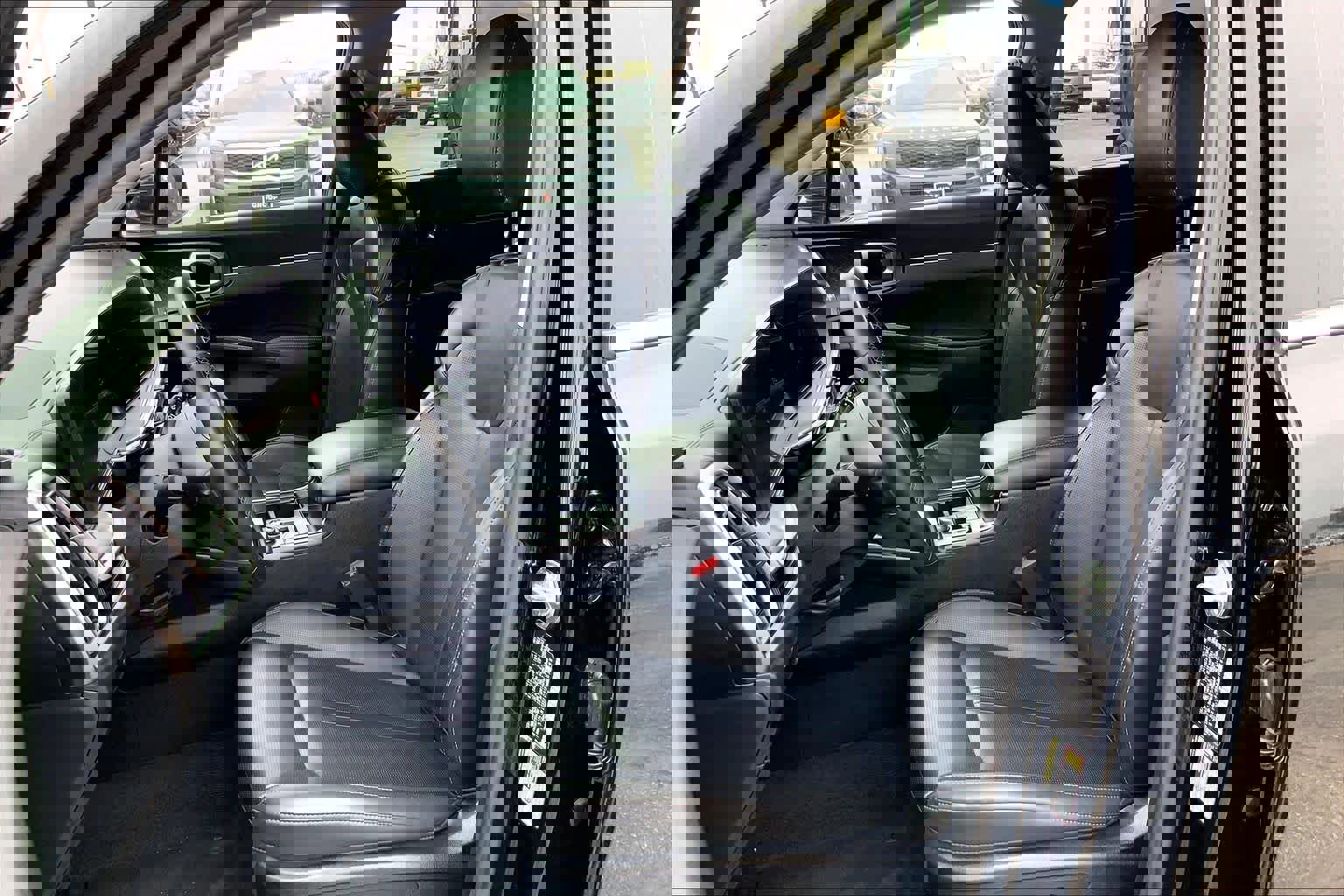 Used 2024 Kia Sorento S image 9