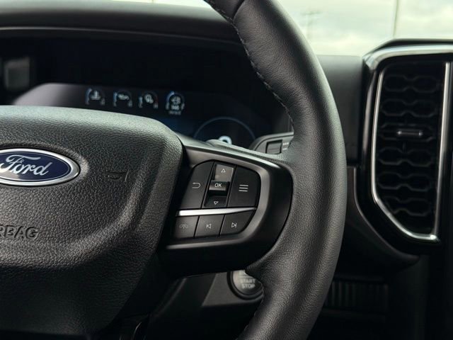 Certified 2025 Ford Ranger Lariat w/ Black Appearance Package image 23