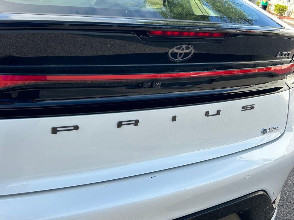 Used 2024 Toyota Prius Limited w/ Limited Premium Package FWD image 21