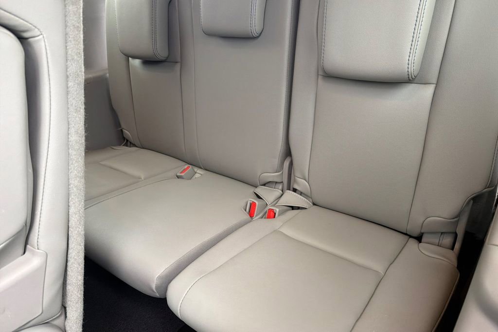 Used 2018 Toyota Highlander XLE image 14