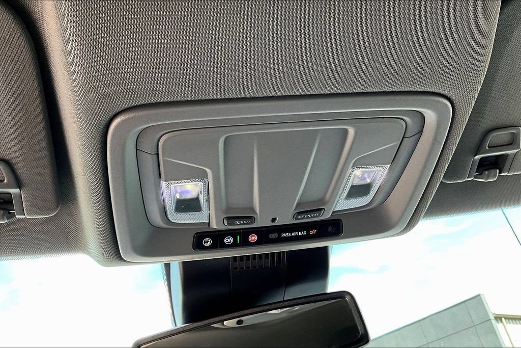 Used 2025 GMC Sierra 1500 SLT AWD/4WD image 18