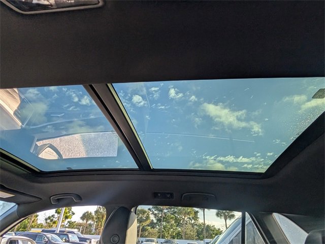 Used 2022 Volkswagen Atlas Cross Sport SE image 9