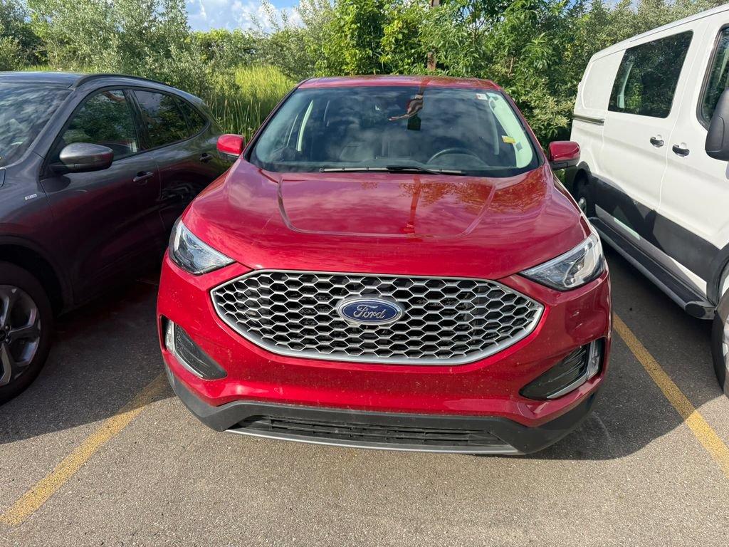 Certified 2023 Ford Edge SEL w/ Convenience Package AWD/4WD image 2