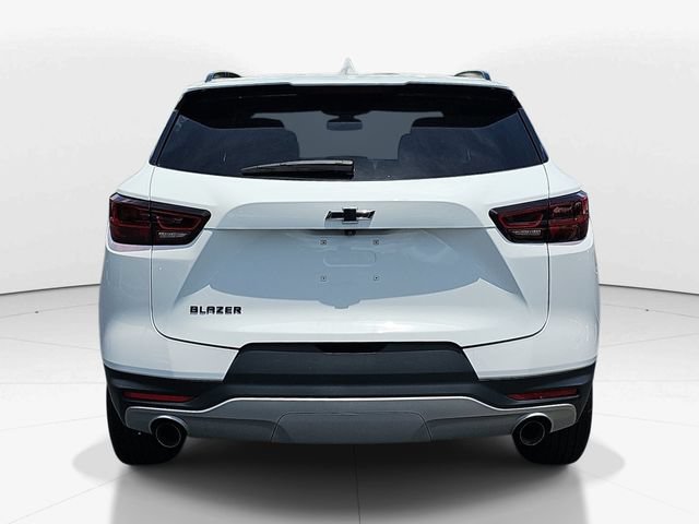 Used 2024 Chevrolet Blazer LT w/ Convenience Package FWD image 4