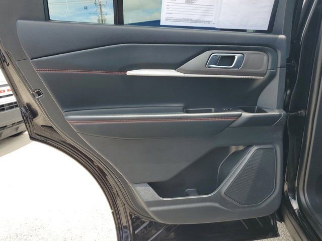 Certified 2025 Ford Explorer ST-Line image 14