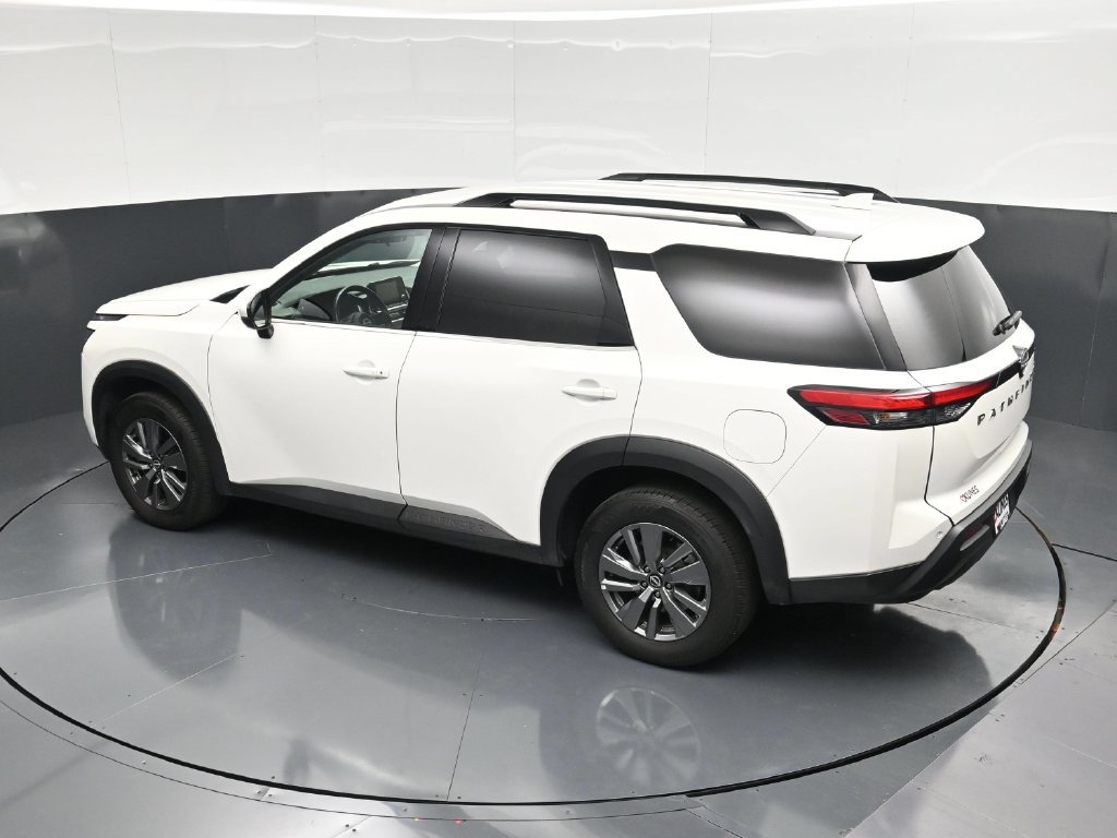 Used 2025 Nissan Pathfinder SV AWD/4WD image 41