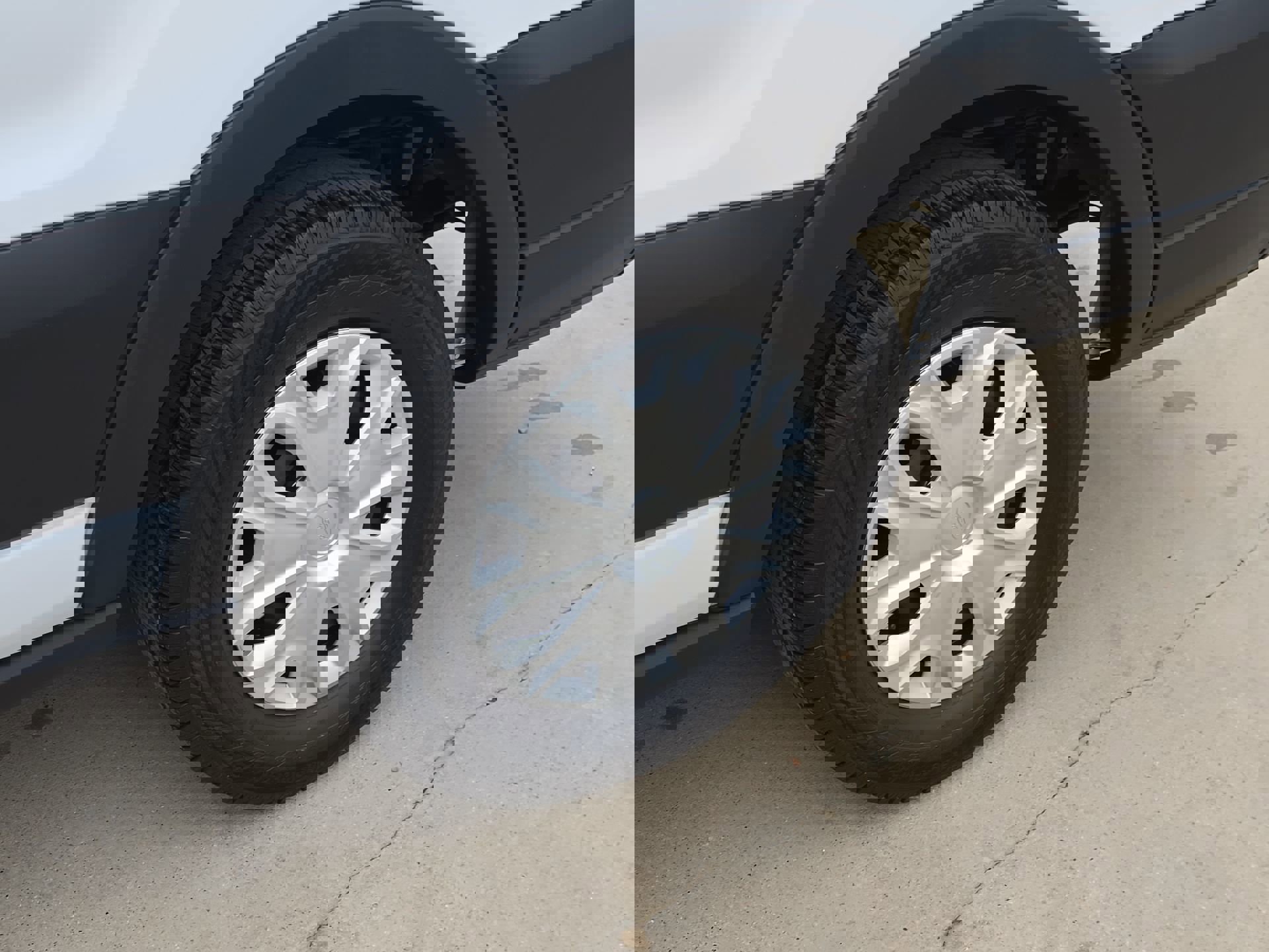 Certified 2025 Ford Transit 350 XLT image 10