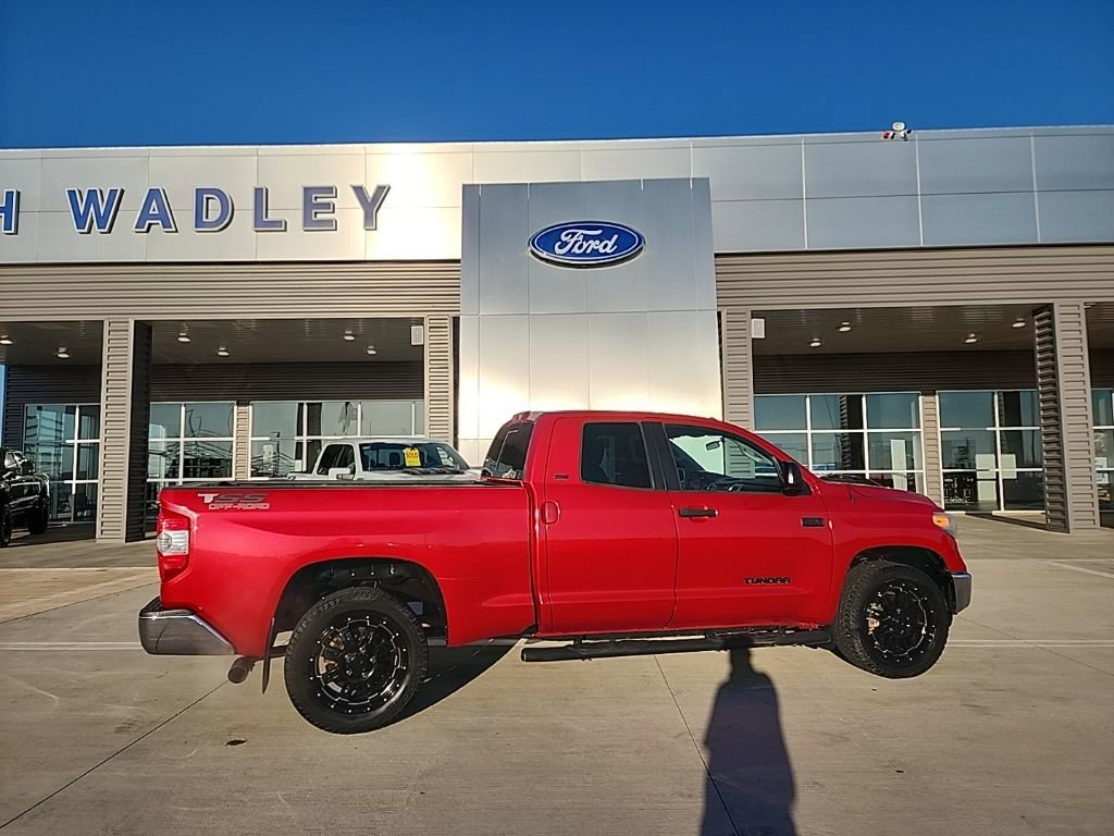 Used 2017 Toyota Tundra SR5 image 2