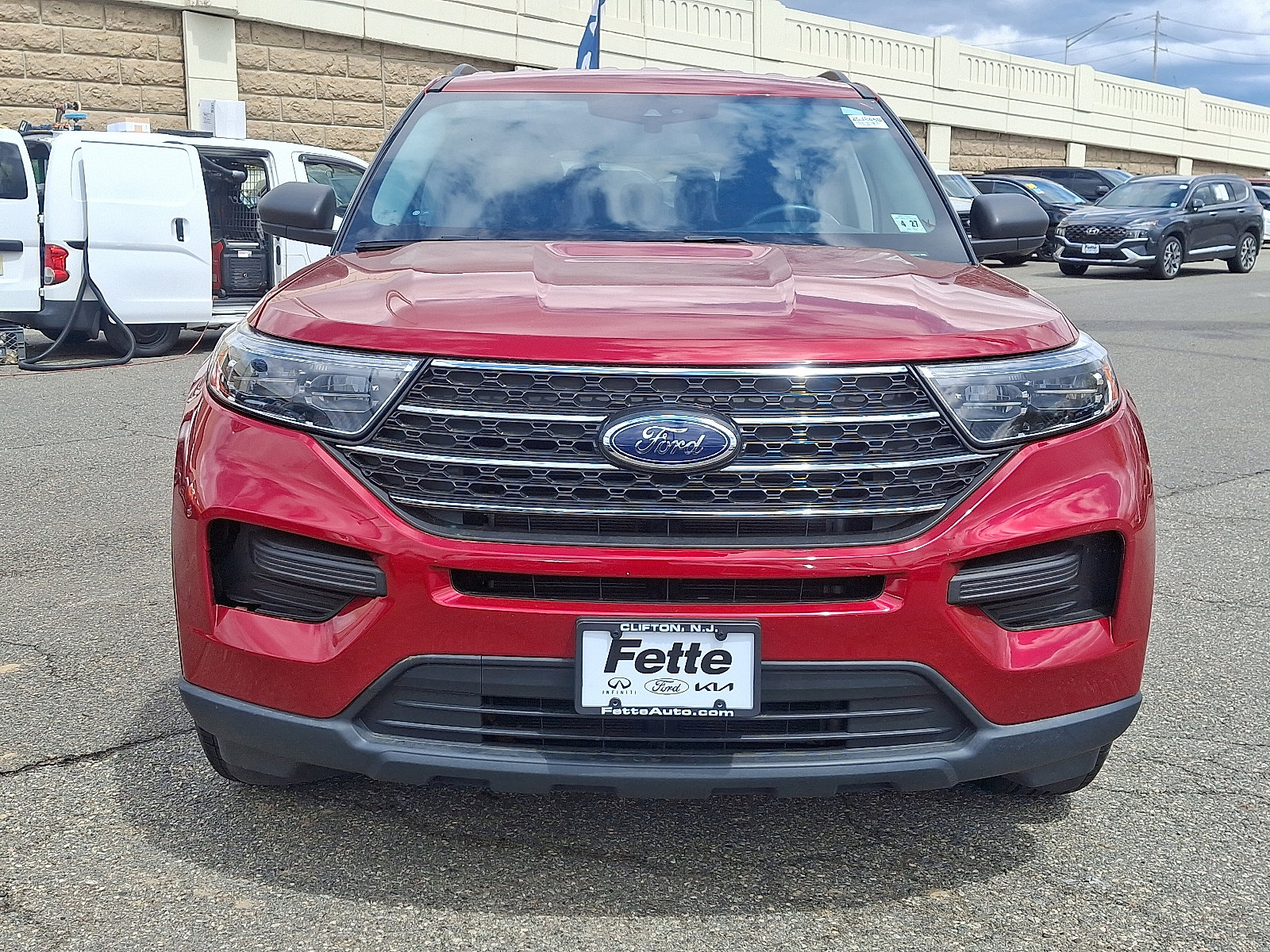 Certified 2022 Ford Explorer XLT w/ Class IV Trailer Tow Package AWD/4WD image 2
