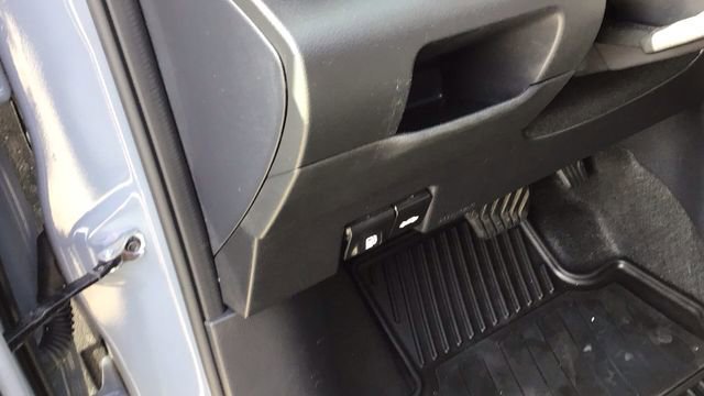 Used 2024 Nissan Kicks SV image 16