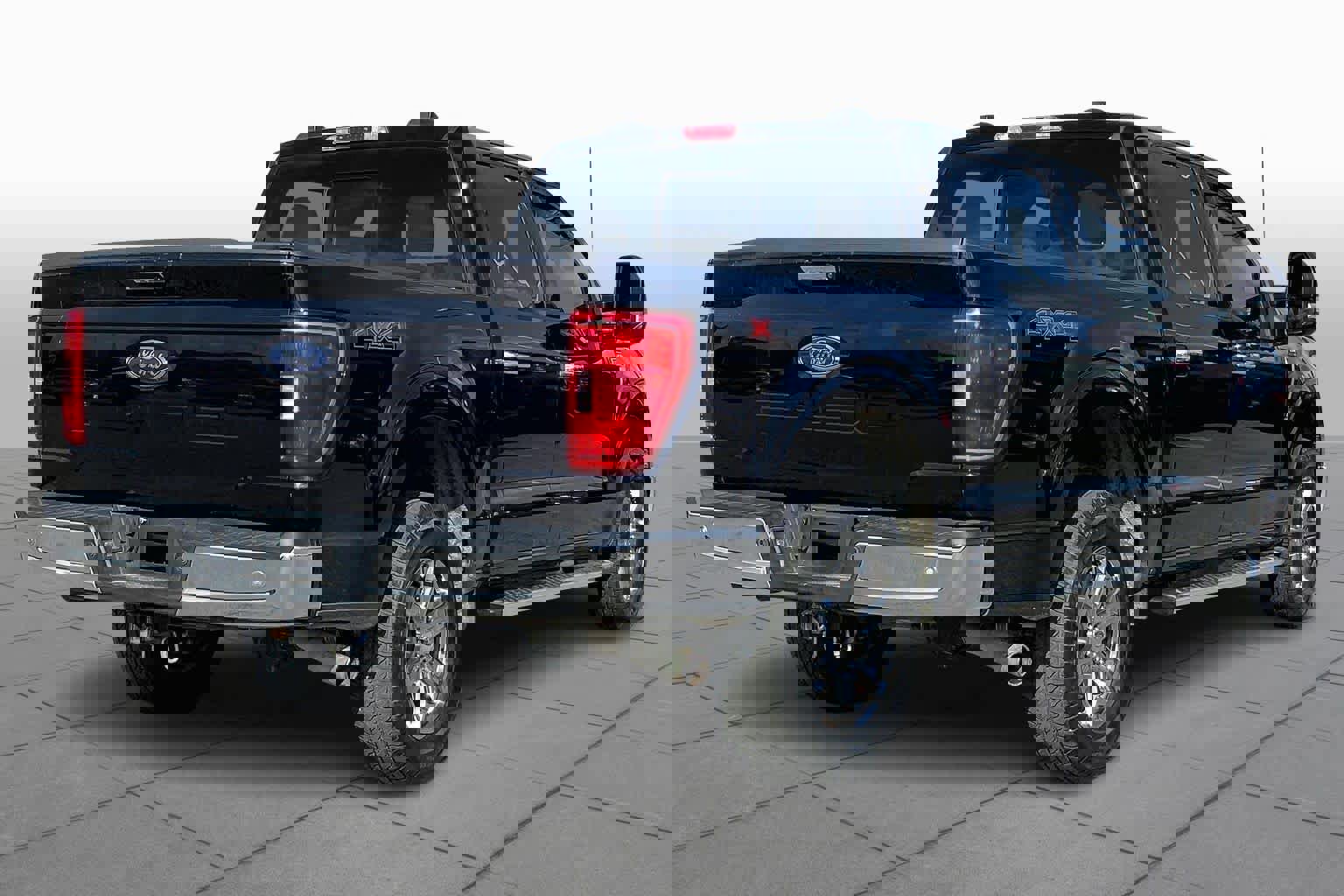 Certified 2022 Ford F150 XLT w/ Equipment Group 302A High image 3