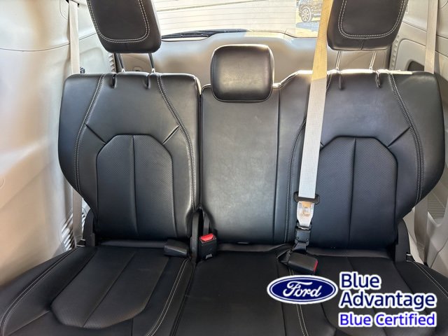 Used 2024 Chrysler Pacifica Touring-L image 38