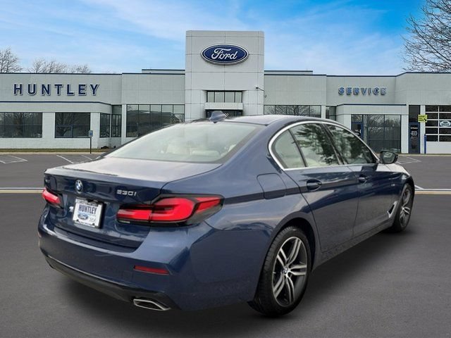 Used 2023 BMW 530i xDrive w/ Convenience Package AWD/4WD image 4