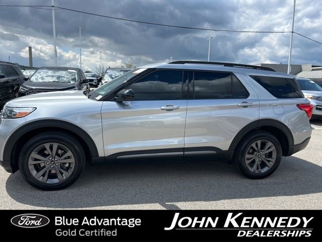 Certified 2022 Ford Explorer XLT w/ Equipment Group 202A AWD/4WD image 2