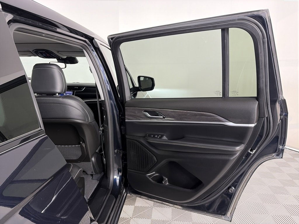 Used 2023 Jeep Grand Cherokee L Limited image 27