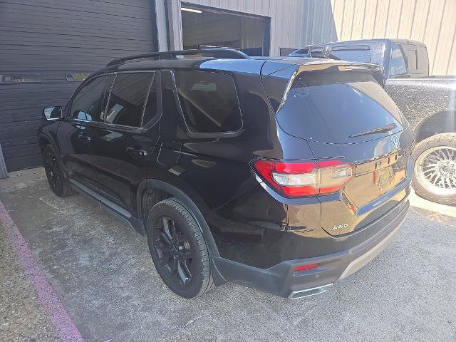 Used 2025 Honda Pilot Elite image 3