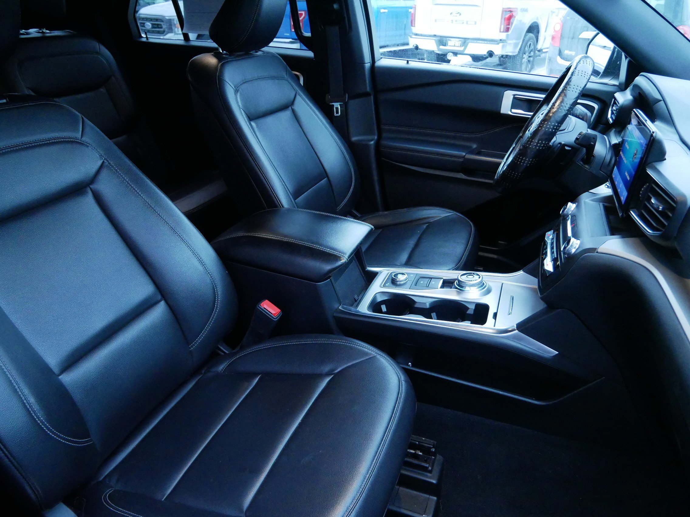 Certified 2020 Ford Explorer XLT w/ Equipment Group 202A image 24