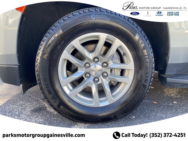 Used 2024 Chevrolet Suburban LT image 9