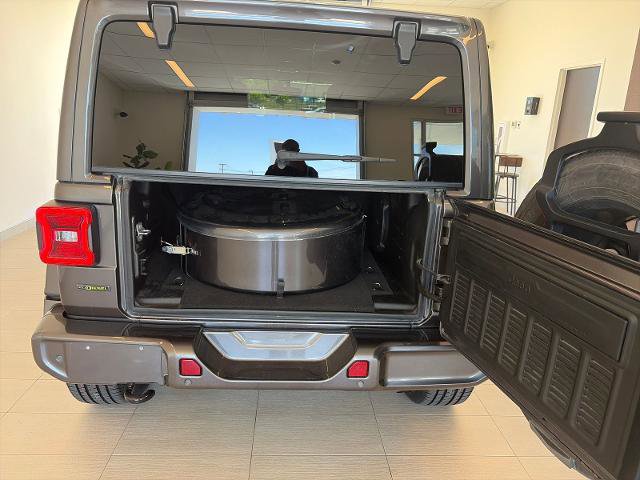 Used 2021 Jeep Wrangler Unlimited Sahara AWD/4WD image 10