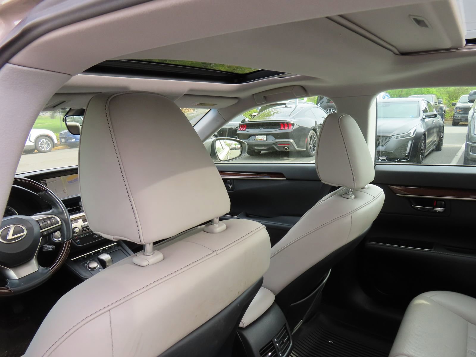 Used 2017 Lexus ES 350 w/ Luxury Package FWD image 33