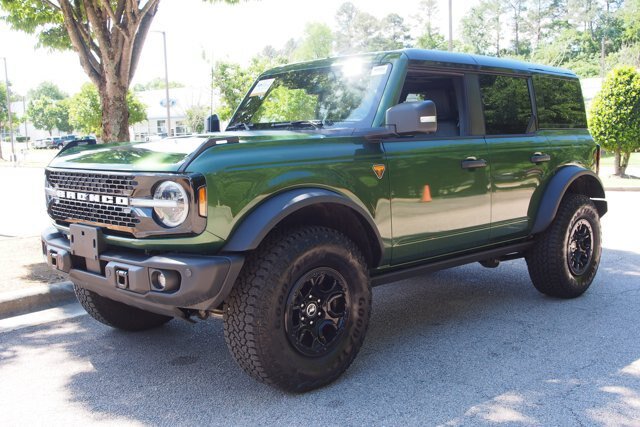 Certified 2025 Ford Bronco Badlands AWD/4WD image 3