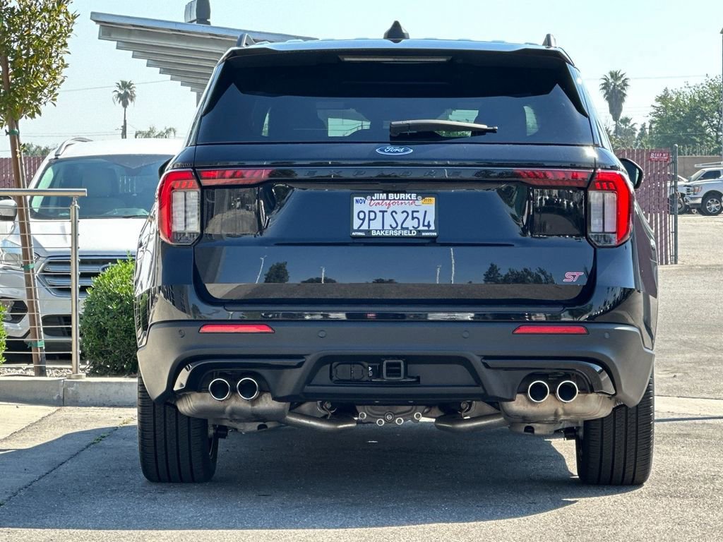 Certified 2025 Ford Explorer ST AWD/4WD image 4