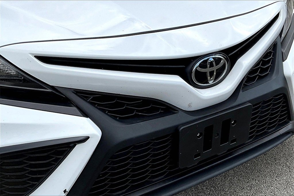 Used 2024 Toyota Camry SE image 29
