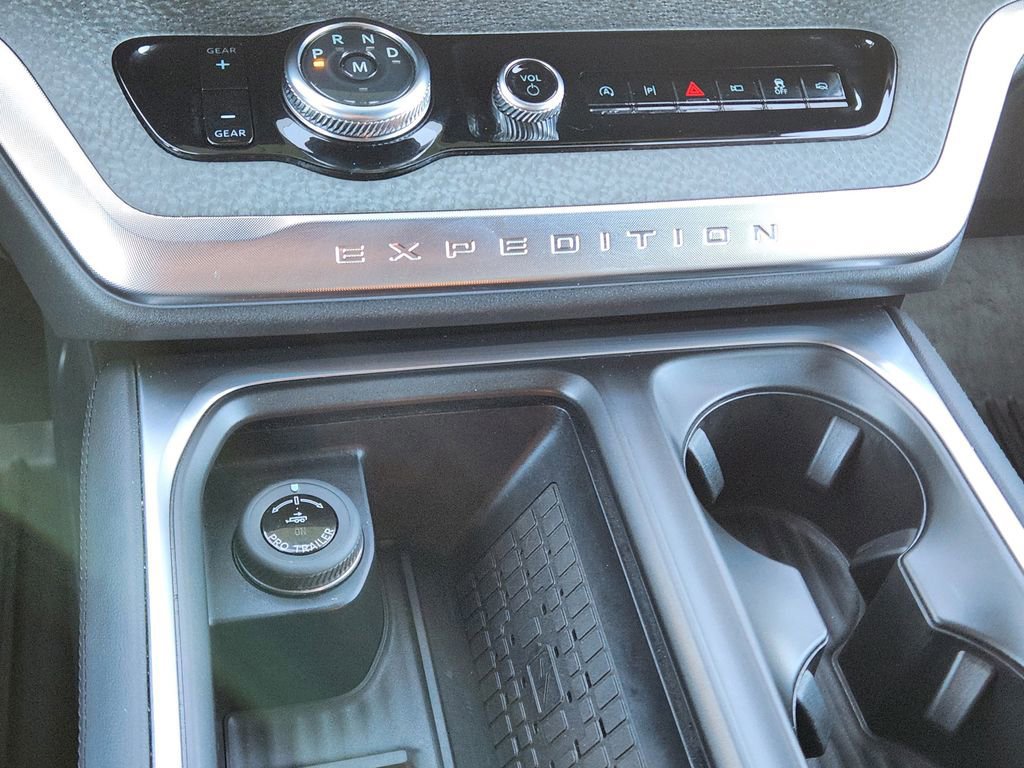 Certified 2025 Ford Expedition Tremor image 30